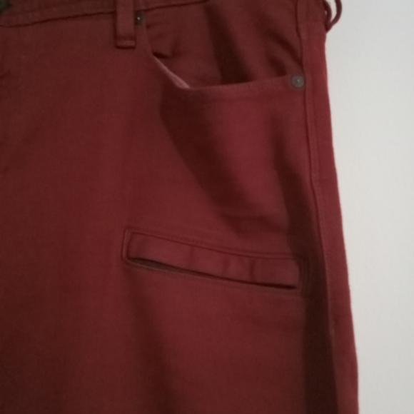 Burgundy Guess jeans..tapered legs-36w 34l - Picture 2 of 8